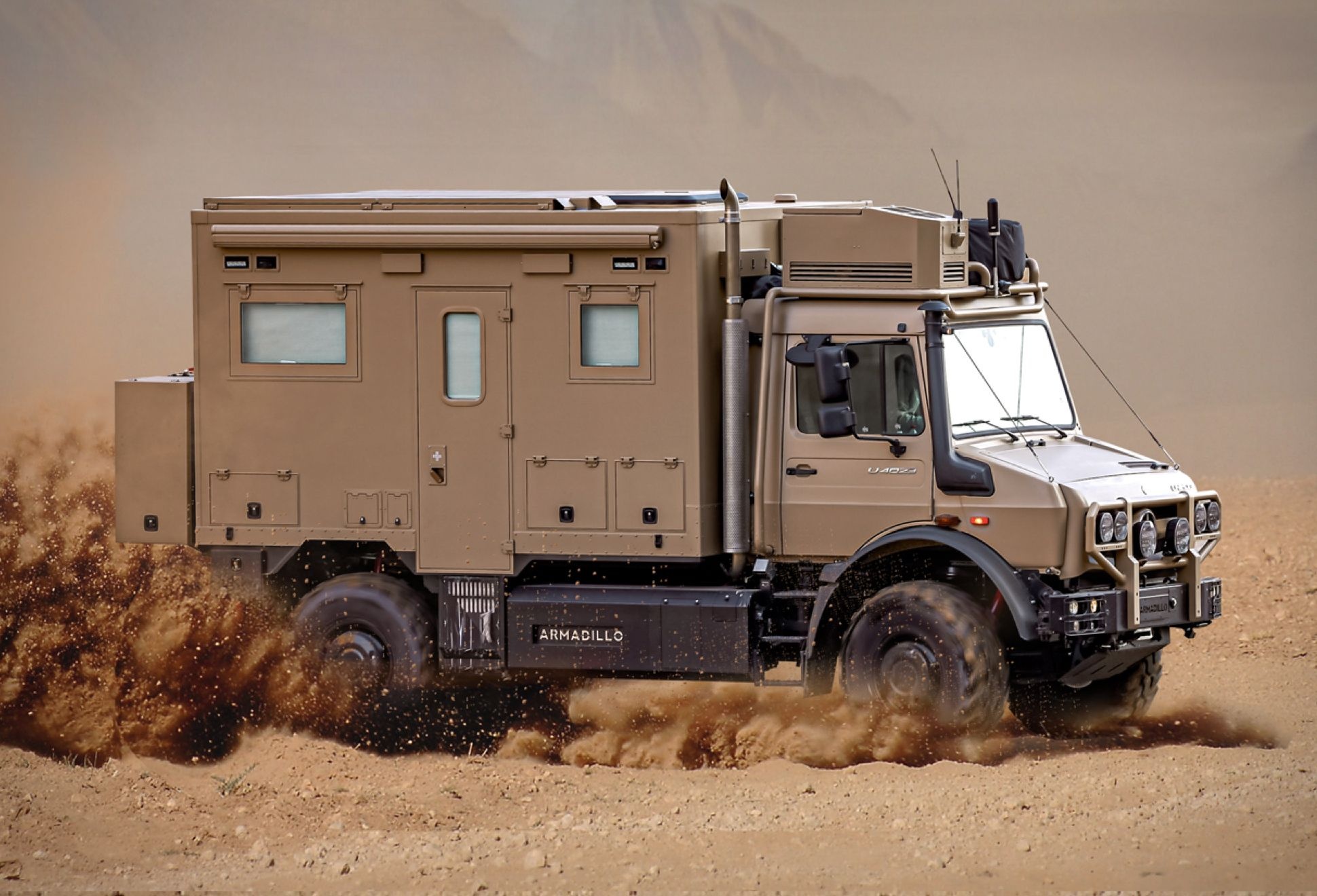 Armadillo Crawler S Unimog Camper | Image