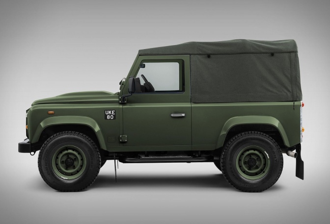 CLASSIC DEFENDER V8 CHURCHILL EDITION - Image