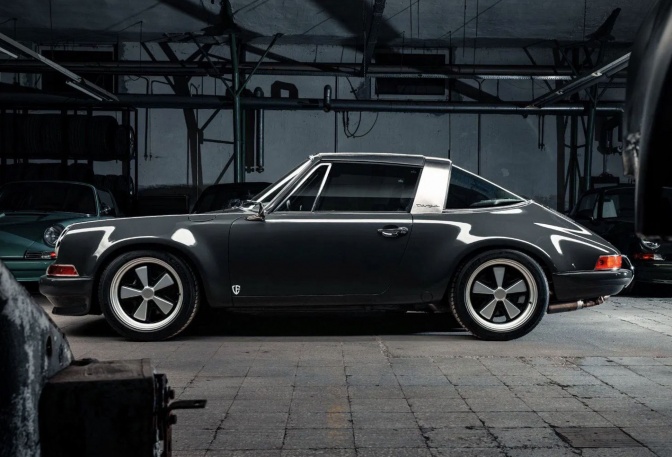 Porsche 911 Backdate - Image