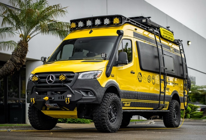 Rogue RC-1 Campervan - Image