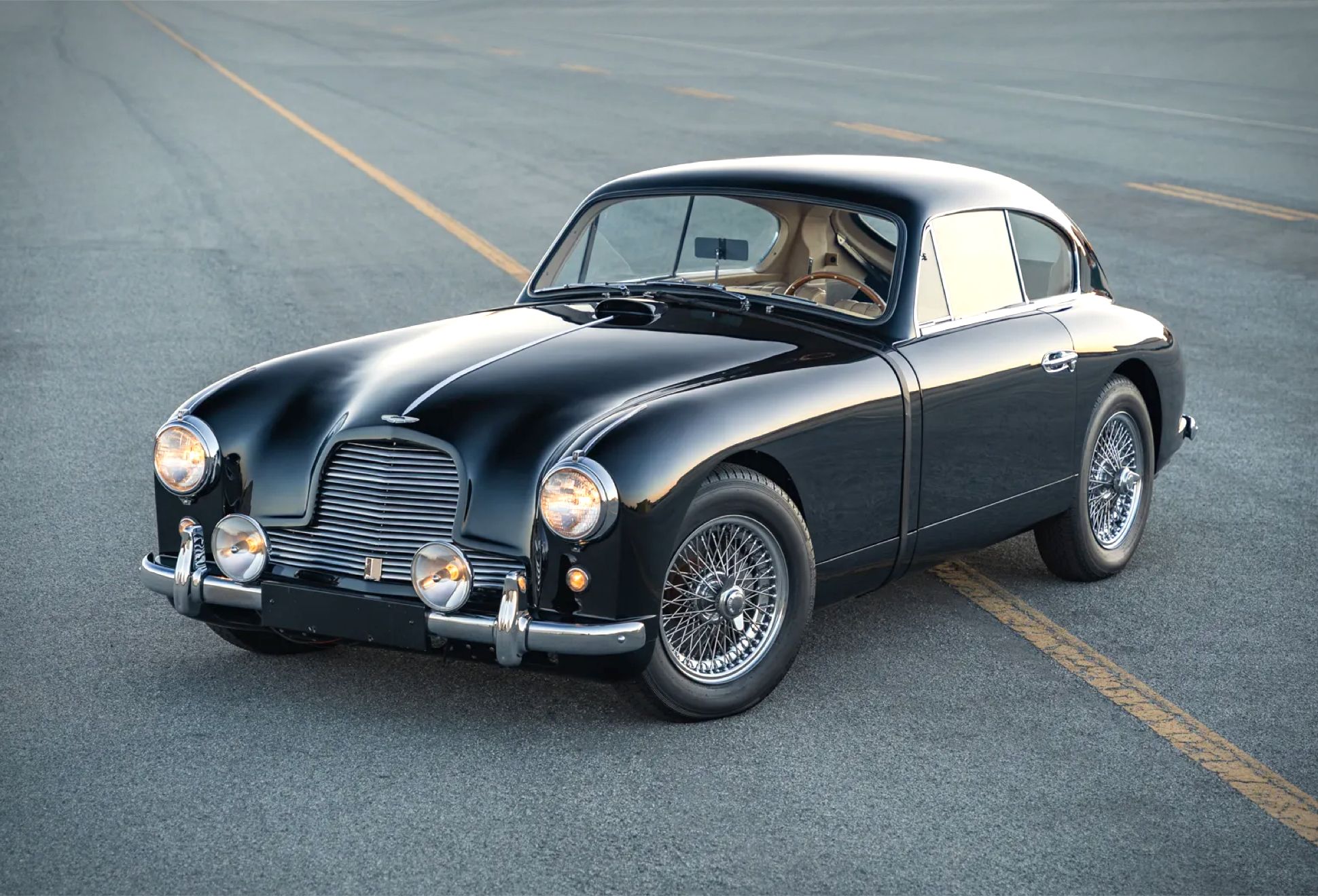1954 Aston Martin DB2/4 Saloon 5-Speed | Image