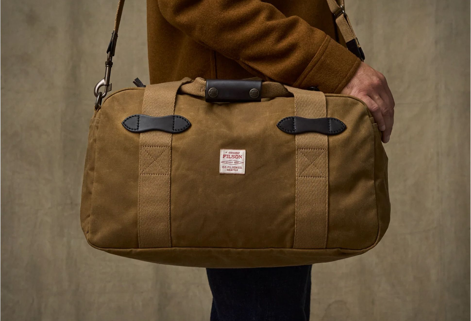 Filson Small Tin Cloth Duffle Bag | Image