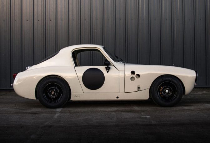 AUSTIN HEALEY FASTBACK RESTOMOD - Image