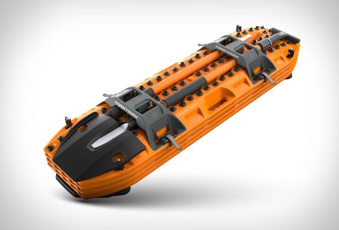 Maxtrax All-terrain Recovery Shovel | Image