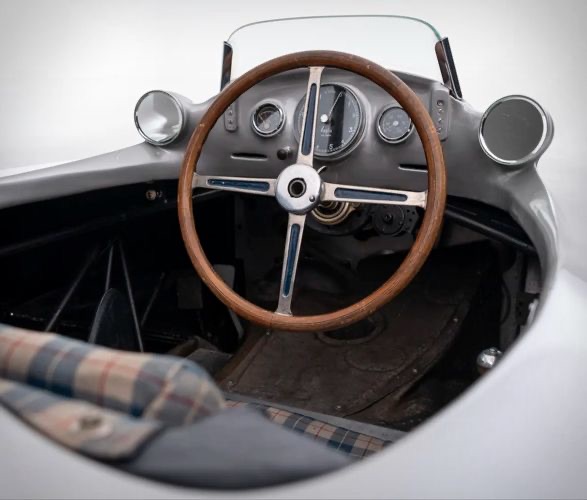 1954-mercedes-benz-w-196-r-stromlinienwagen-7.jpeg