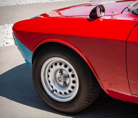 1965-alfa-romeo-gta-7.jpg