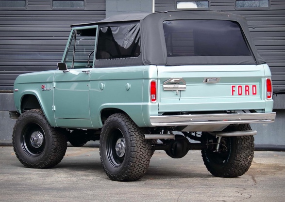 1969-ford-bronco-9.jpg