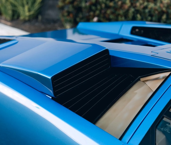 1975-lamborghini-countach-lp400-periscopio-10.jpg