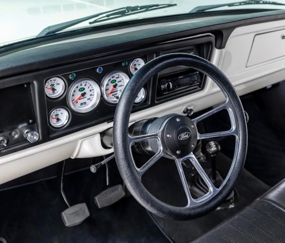 1976-ford-f-250-11.jpg