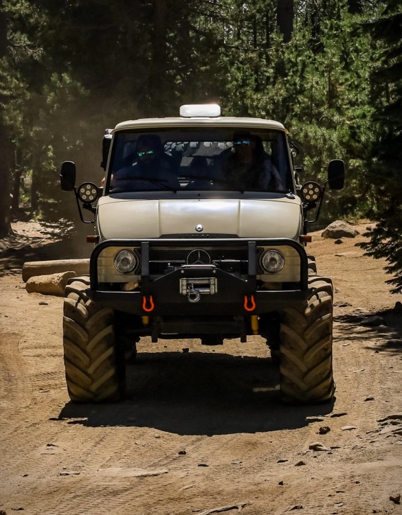 1976-mercedes-benz-unimog-15.jpg