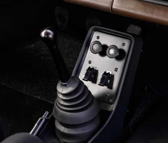 1981-porsche-safari-10.jpg