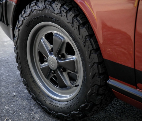 1981-porsche-safari-7.jpg