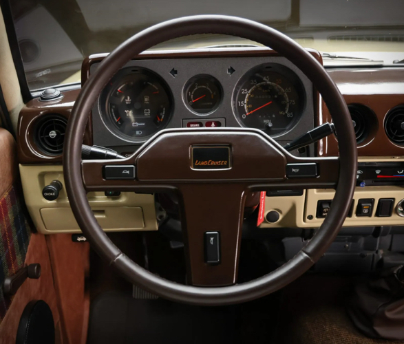 1986-toyota-land-cruiser-fj60-11.jpeg