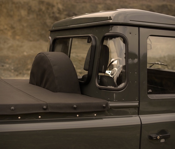 1990-defender-110-pickup-8.jpg