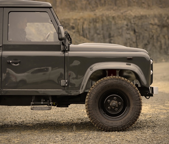 1990-defender-110-pickup-9.jpg