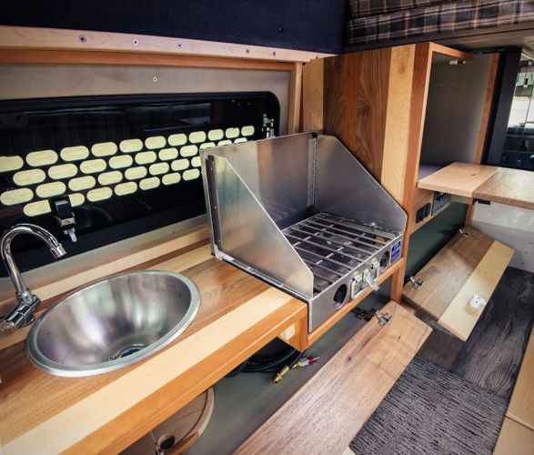 1993-land-rover-defender-camper-15.jpg | Image