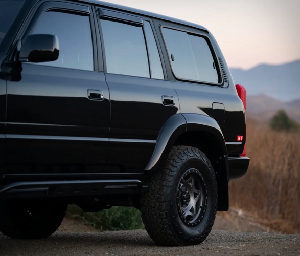 1995-toyota-land-cruiser-fzj80-8.jpg