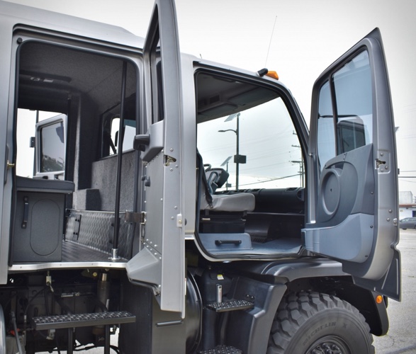 2004-mercedes-benz-unimog-u500-11.jpg