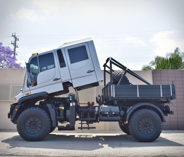 2004-mercedes-benz-unimog-u500-13.jpg