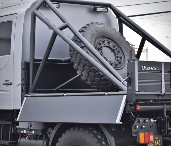 2004-mercedes-benz-unimog-u500-9.jpg