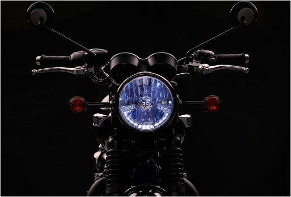 2016-triumph-bonneville-10.jpg