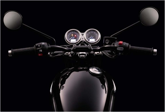 2016-triumph-bonneville-6.jpg