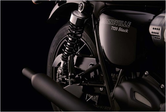 2016-triumph-bonneville-8.jpg