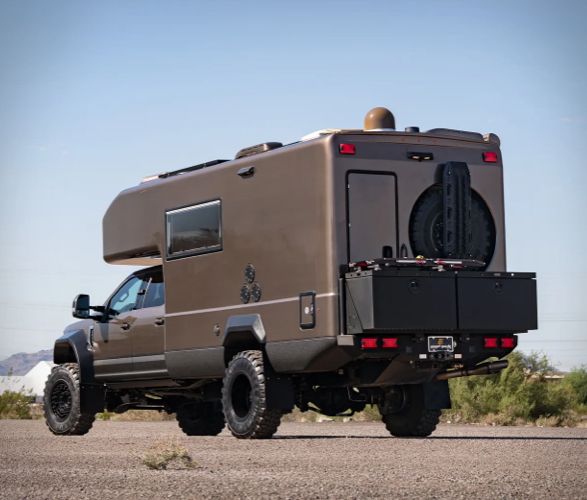 2017-ford-f-550-earthroamer-5.jpg | Image
