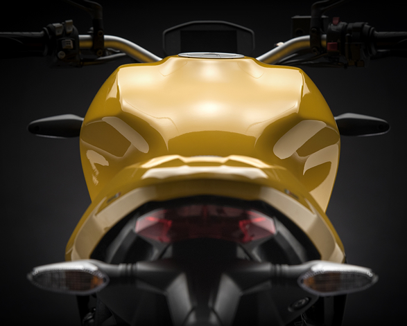 2018-ducati-monster-821-7.jpg
