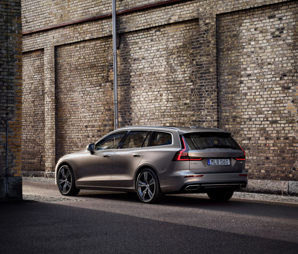 2019-volvo-v60-4.jpg | Image