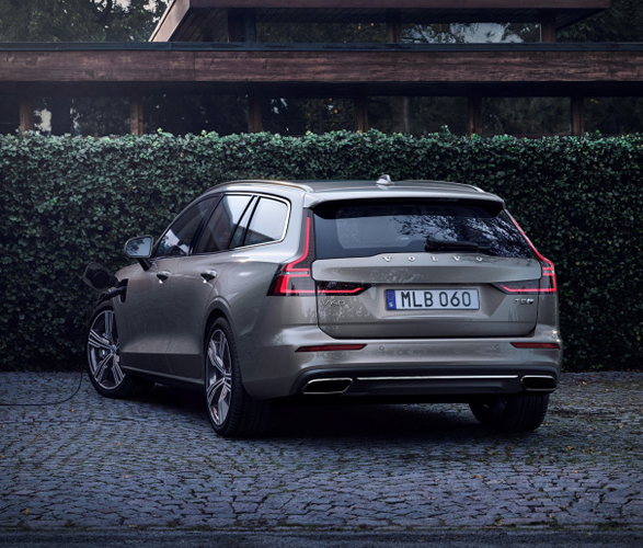 2019-volvo-v60-6.jpg