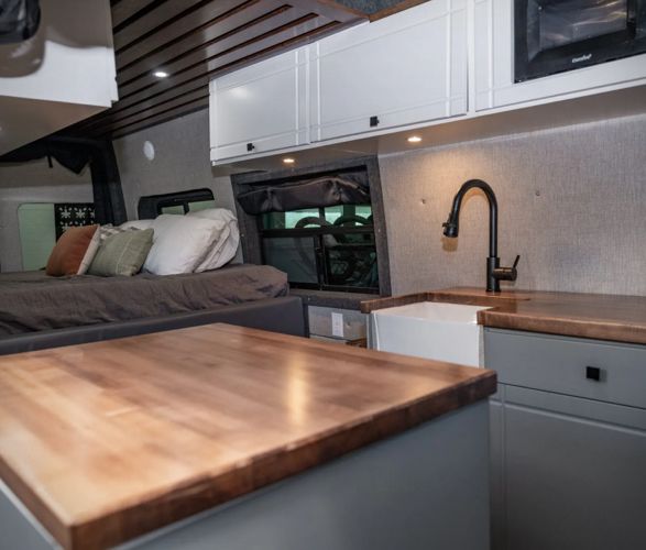 2022-sprinter-4x4-camper-8.jpg | Image