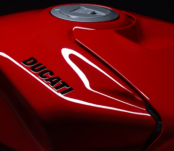 2025-ducati-panigale-v4-8.jpeg
