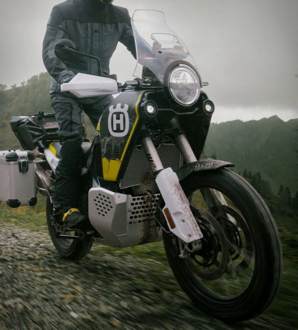 2025-husqvarna-norden-901-expedition-6.jpg