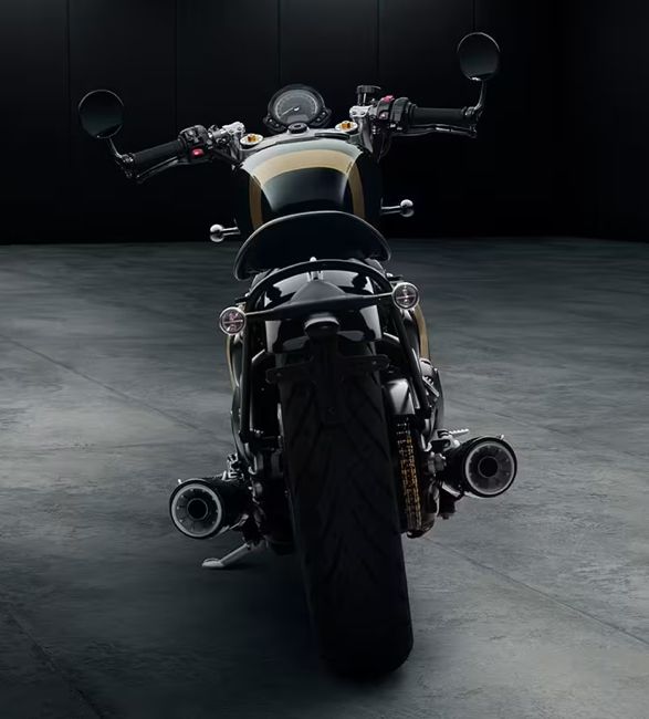 2025-triumph-bonneville-bobber-tfc-7.jpg