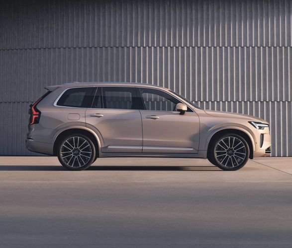 2025-volvo-xc90-3.jpg | Image