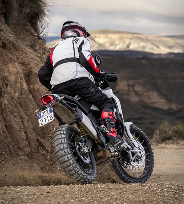 2026-ducati-desert-x-9.jpg | Image