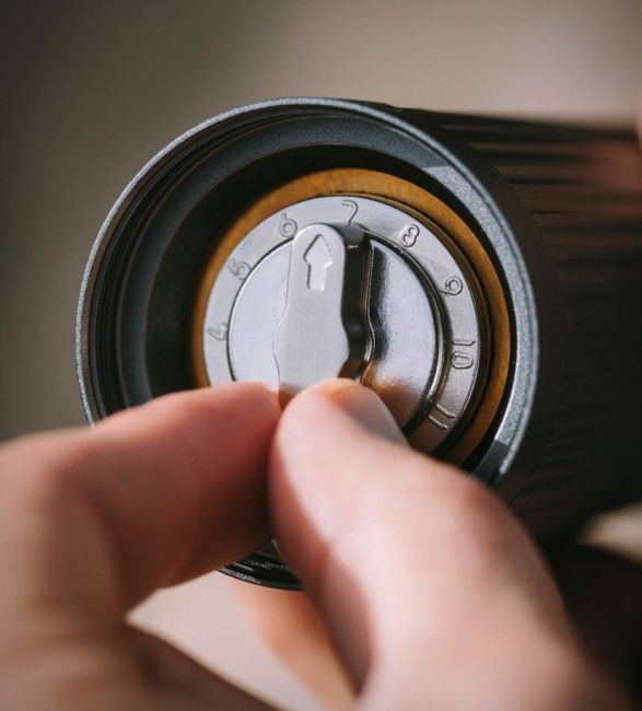 aeropress-manual-coffee-grinder-3.jpg | Image