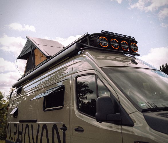 alphavan-4x4-offgrid-van-17.jpg