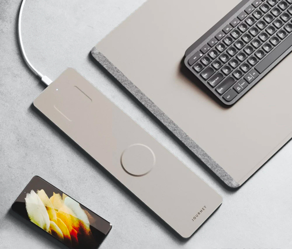 alti-wireless-charging-desk-mat-4.jpg | Image