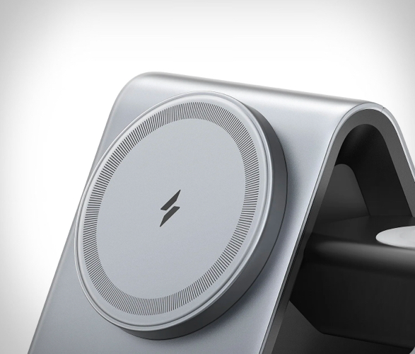 anker-737-maggo-charger-3.jpg | Image