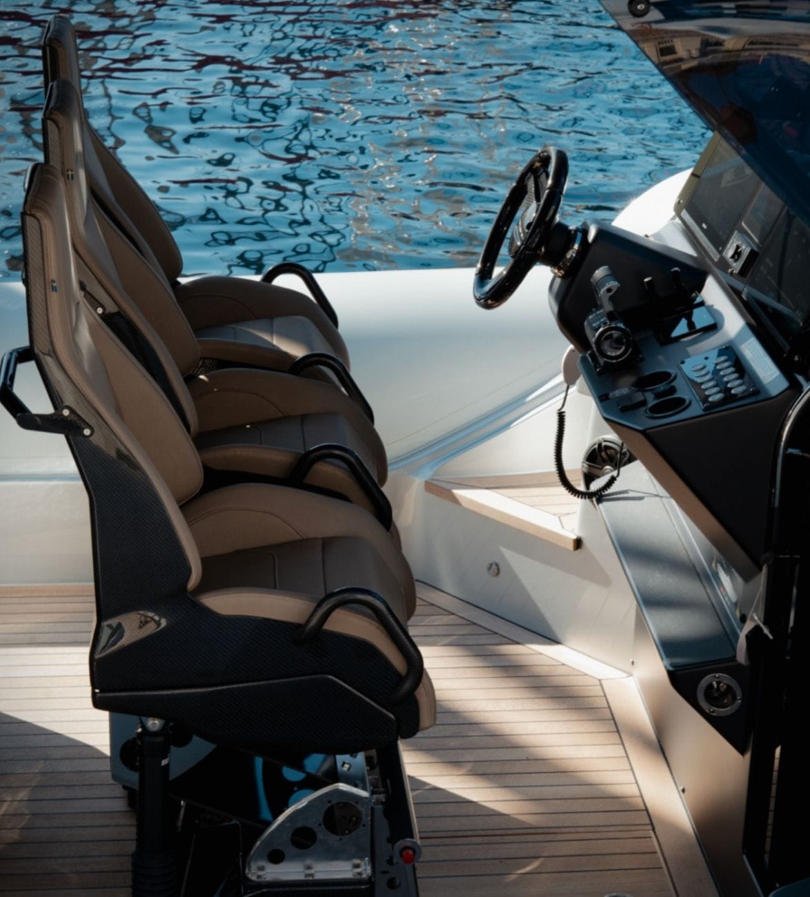 anvera-58-carbon-fiber-performance-yacht-10.jpg | Image