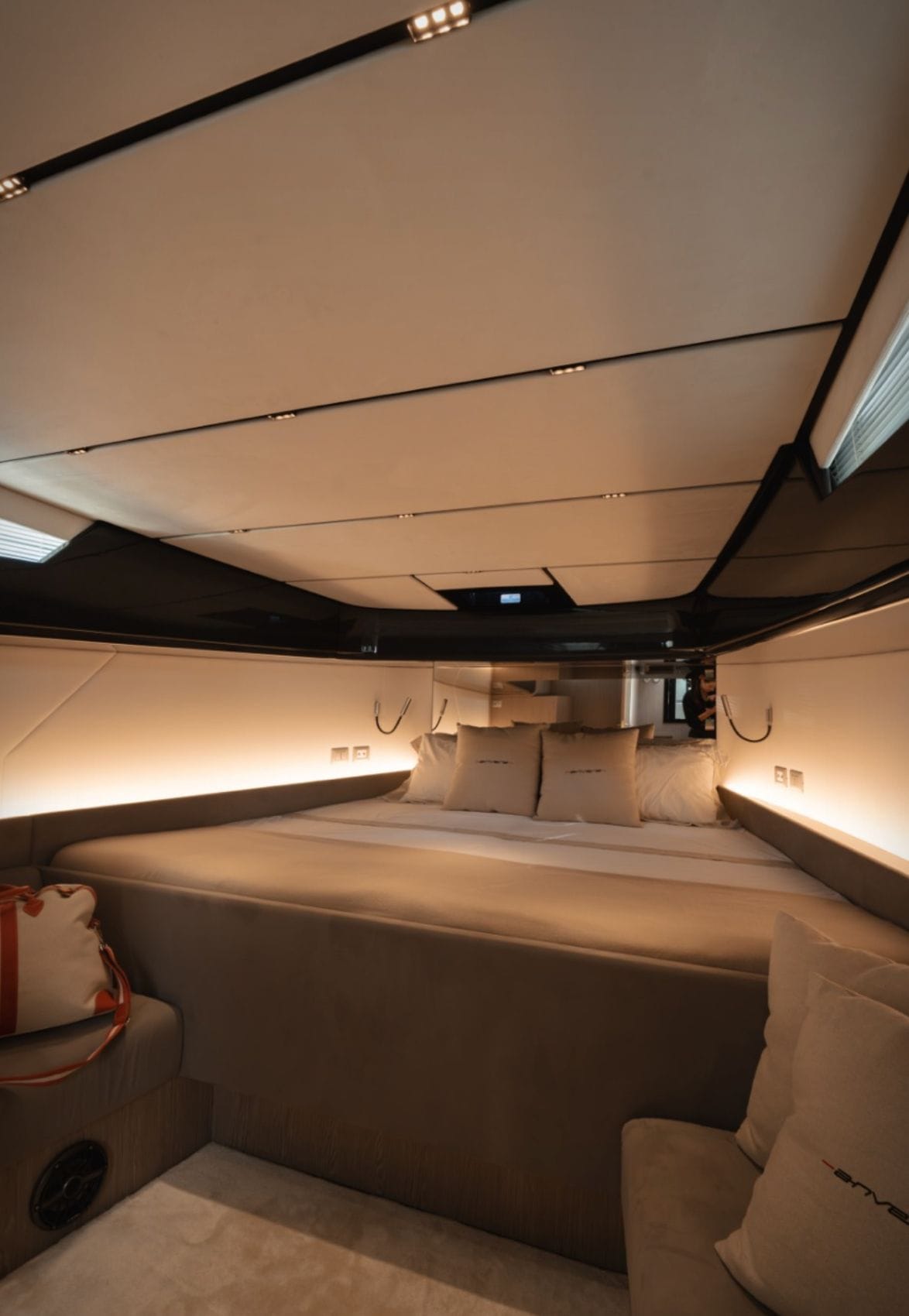 anvera-58-carbon-fiber-performance-yacht-13.jpg | Image