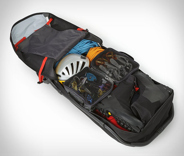 arcteryx-rolling-duffel-5.jpg | Image