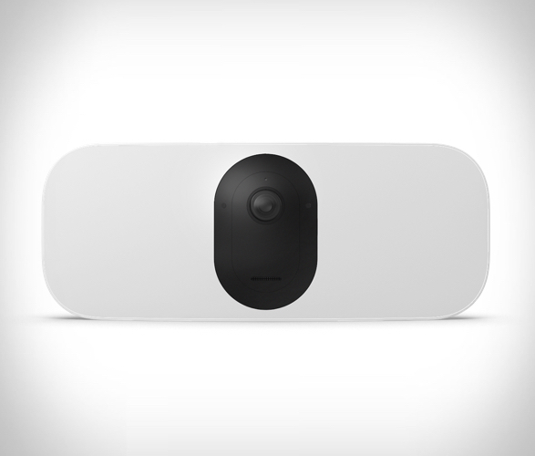 arlo-pro-3-floodlight-camera-2.jpg | Image