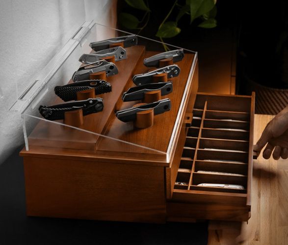 armada-knife-display-5a.jpg