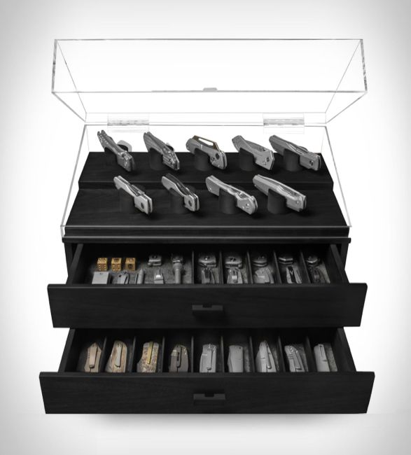 armada-knife-display-7.jpg
