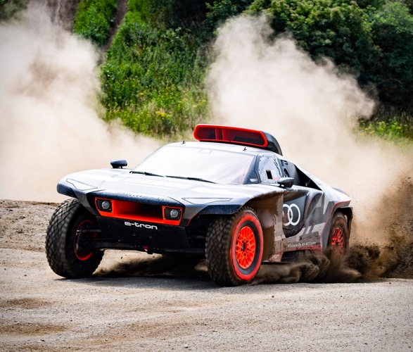 audi-e-tron-dakar-rally-car-6.jpg
