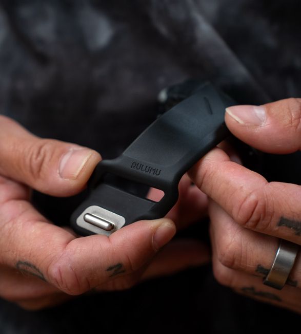 aulumu-a01-apple-watch-carbon-fibre-case-5.jpg | Image