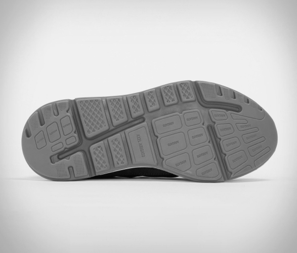 axel-arigato-rush-sneaker-6.jpg